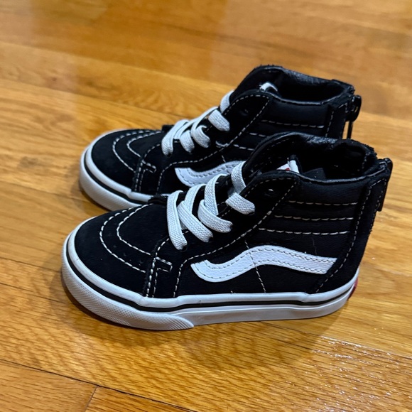 Vans Toddler Black and White High-Top Sneakers 5 - Picture 3 of 8